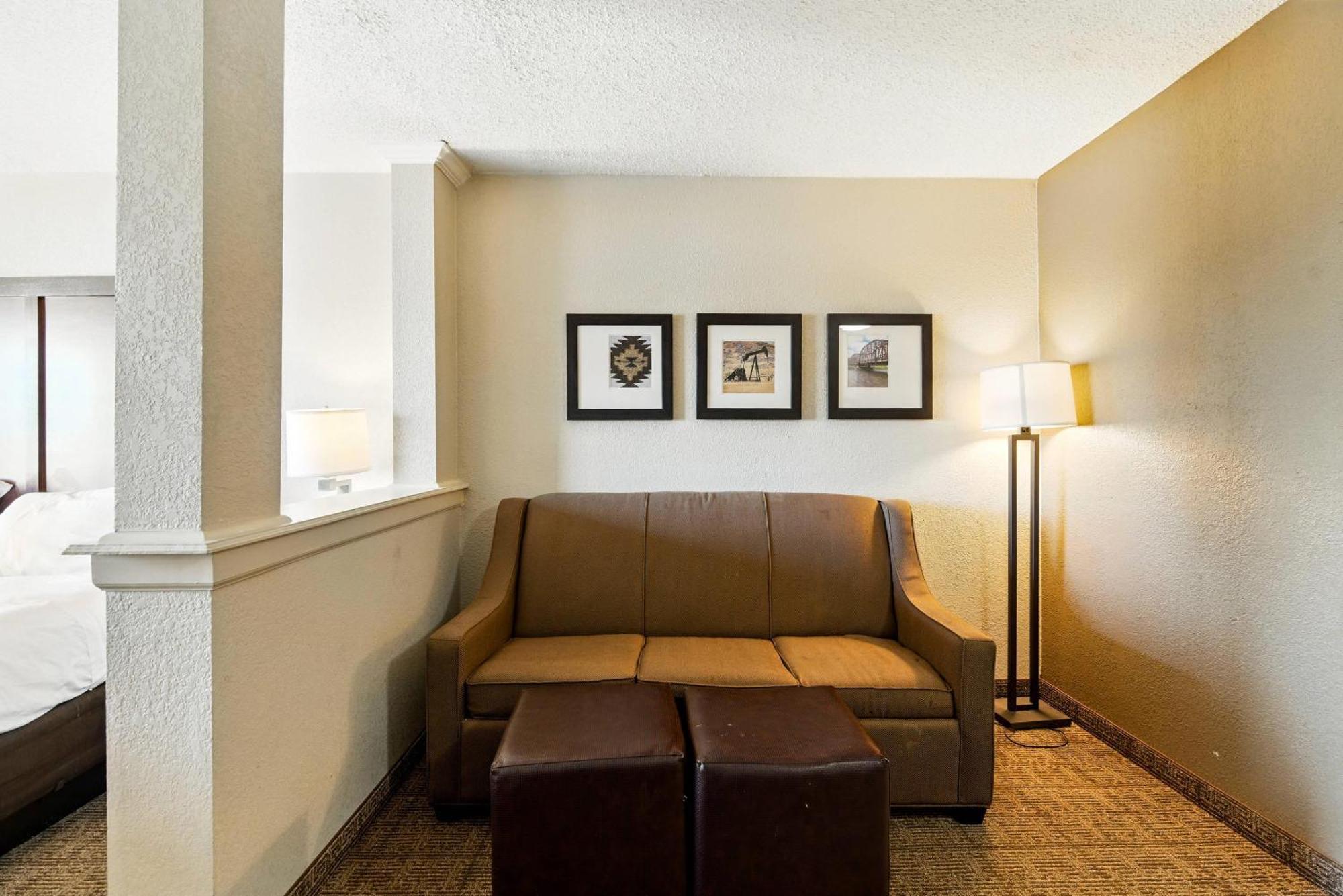Comfort Inn South Tulsa - Woodland Hills Exterior photo