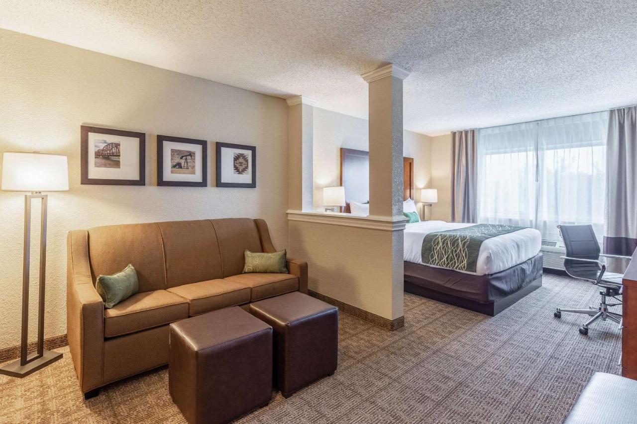 Comfort Inn South Tulsa - Woodland Hills Exterior photo